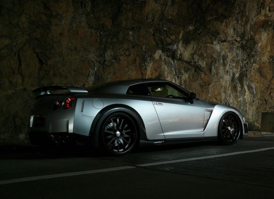  Nissan GT-R Sports Line by WALD 2008 года  (фото 5 из 10)
